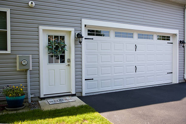 24/7 Emergency Garage Door Panel Replacement experts in West Richland, WA